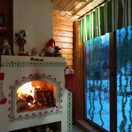 Gostynnyi Dvir U Marichky Hotel Lazeshchyna Eksteriør billede