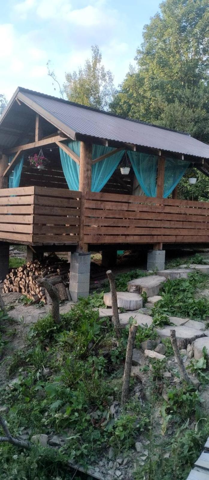 Gostynnyi Dvir U Marichky Hotel Lazeshchyna Eksteriør billede